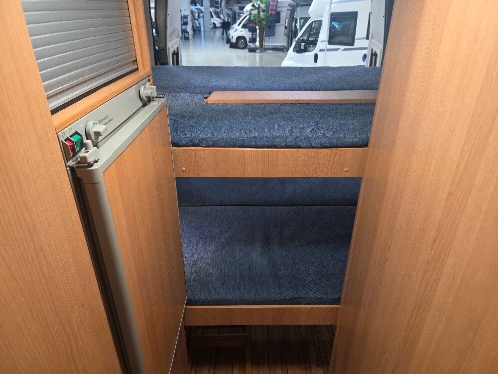 CAMPER VAN WEINSBERG COSMOS
