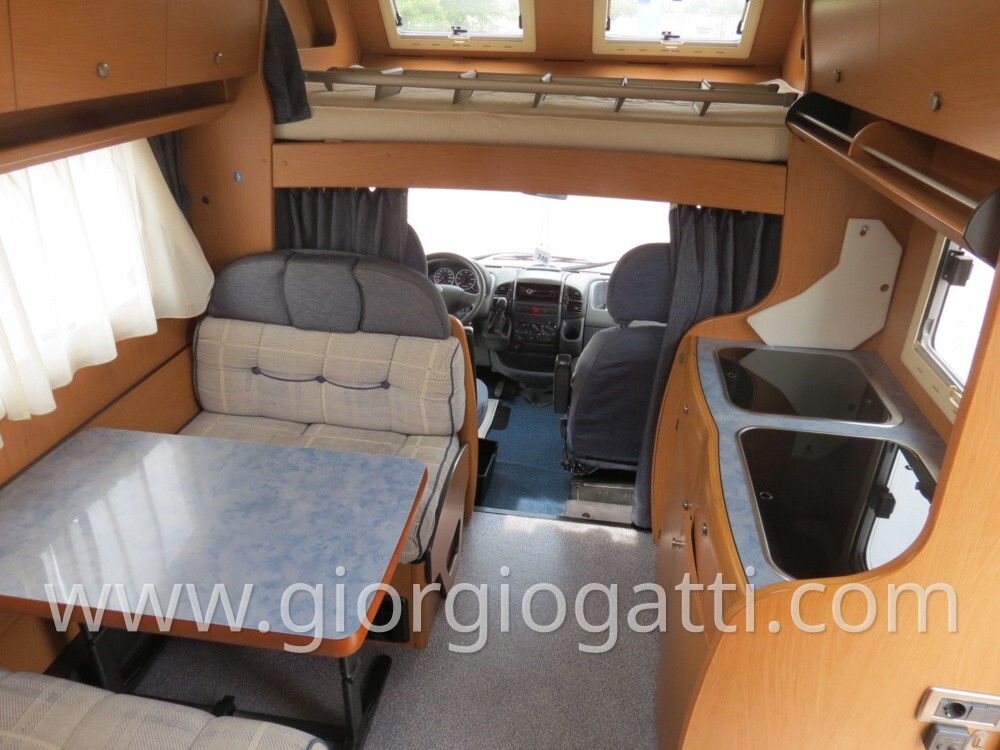 camper Laika Ecovip 8.1 mansardato letti castello 