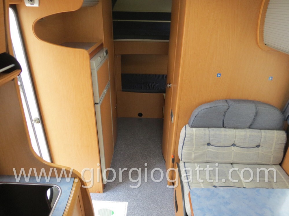 camper Laika Ecovip 8.1 mansardato letti castello 