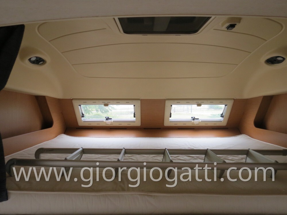 camper Laika Ecovip 8.1 mansardato letti castello 