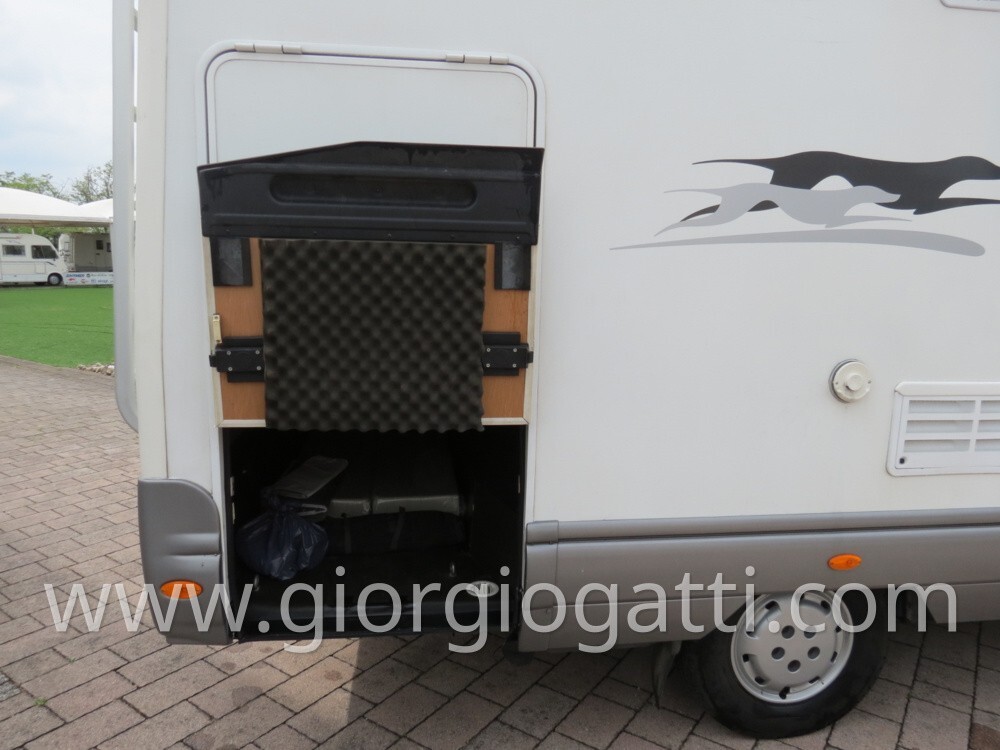 camper Laika Ecovip 8.1 mansardato letti castello 