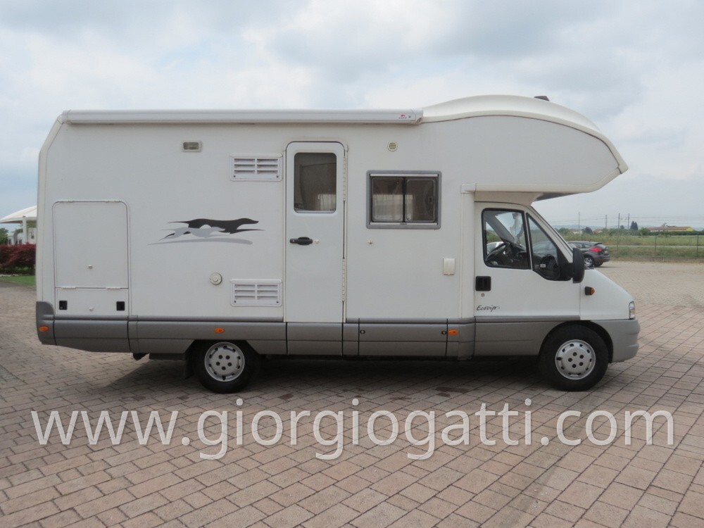 camper Laika Ecovip 8.1 mansardato letti castello 