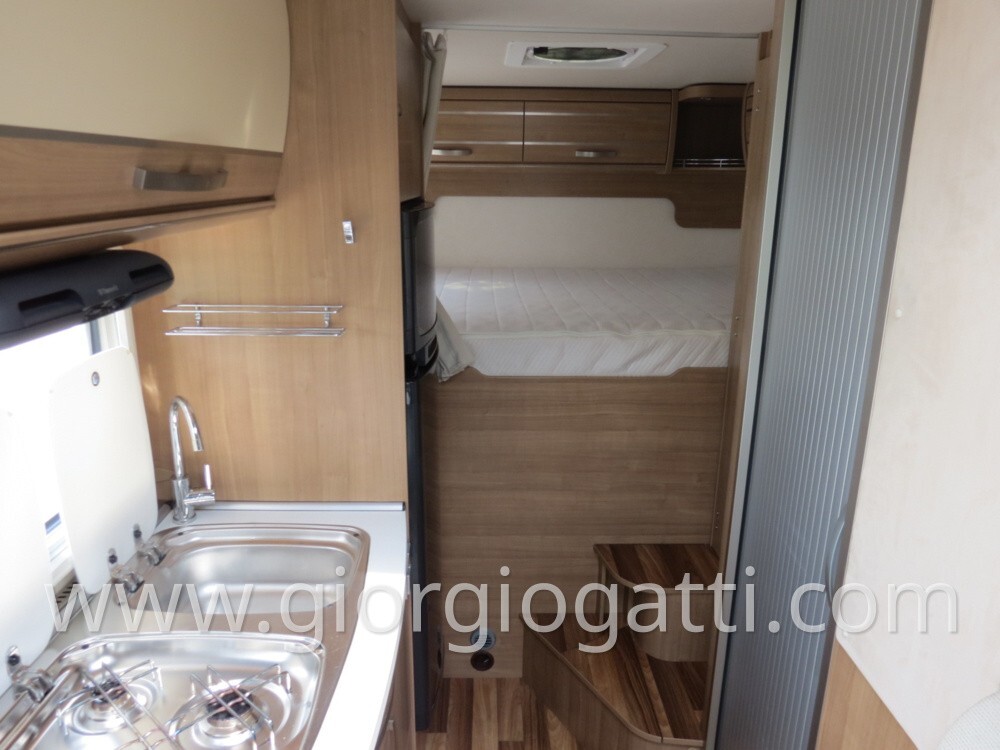 camper Hymer Exsis-i 614 motorhome compatto con ga