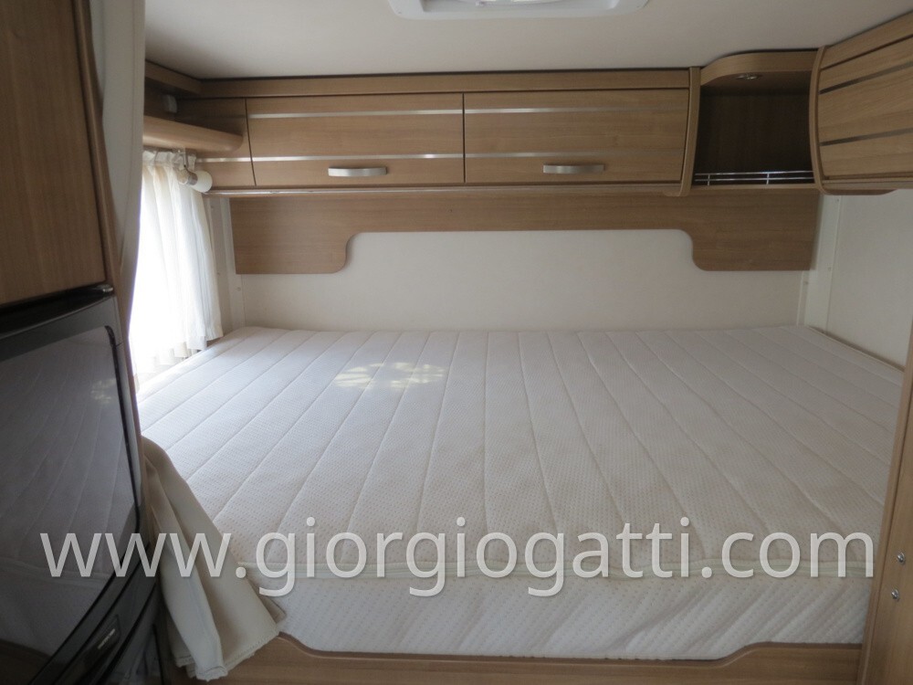 camper Hymer Exsis-i 614 motorhome compatto con ga