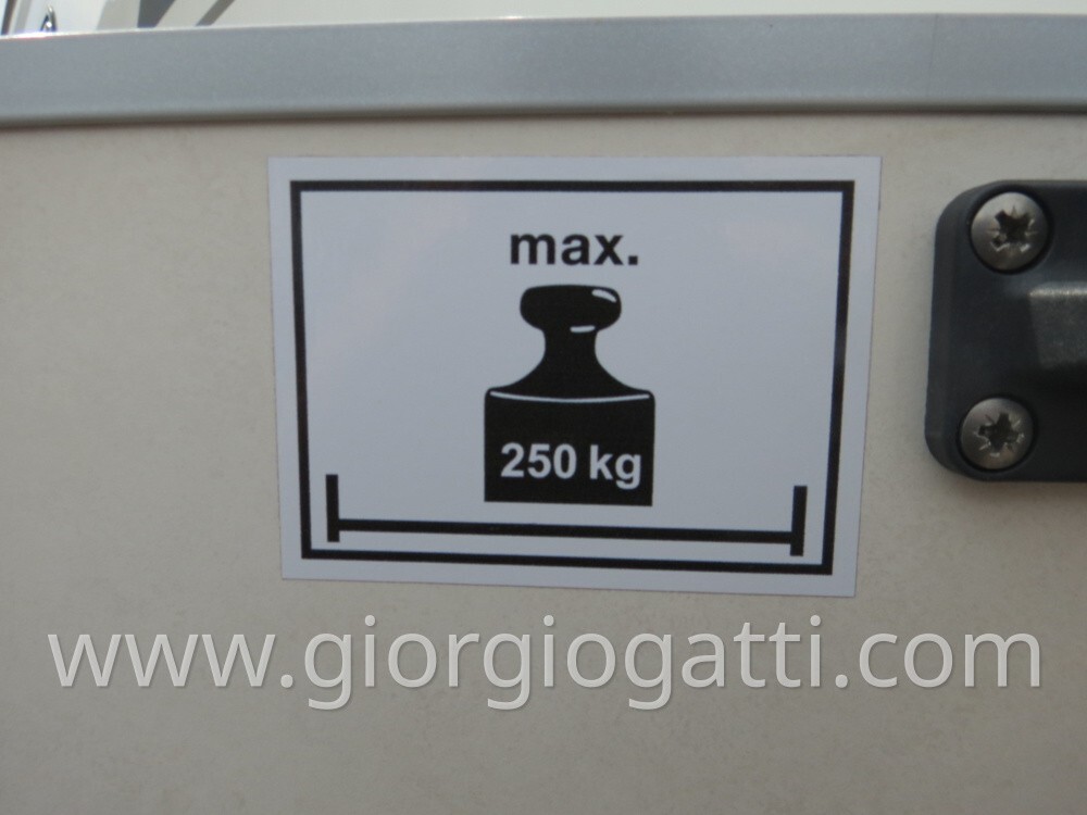 camper Hymer Exsis-i 614 motorhome compatto con ga