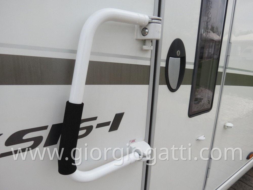 camper Hymer Exsis-i 614 motorhome compatto con ga