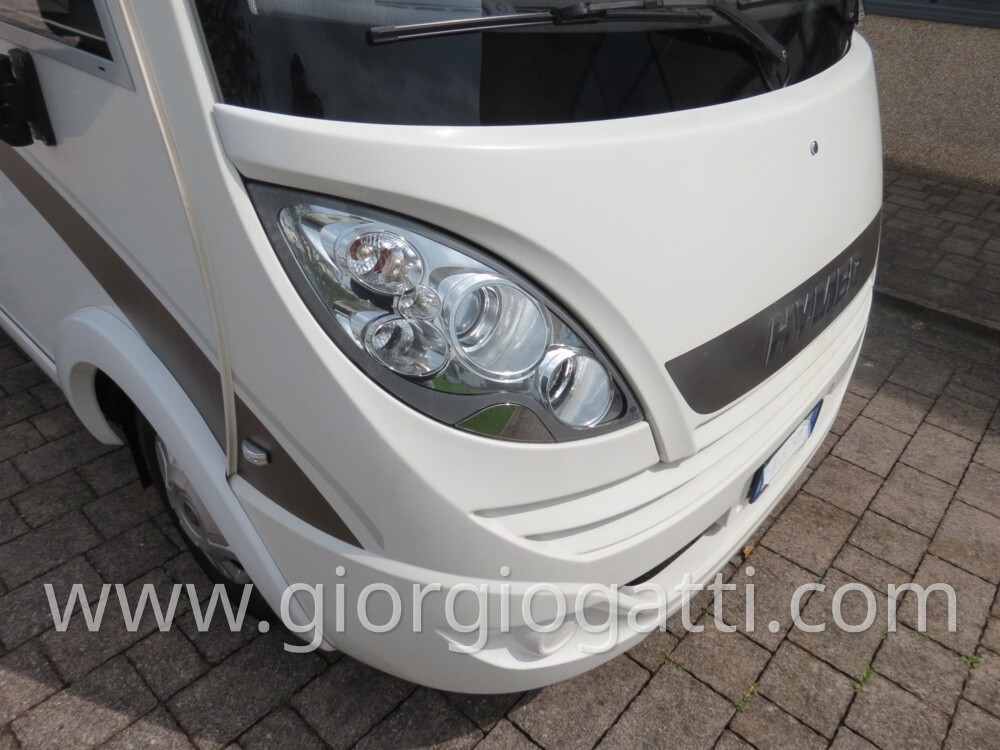 camper Hymer Exsis-i 614 motorhome compatto con ga