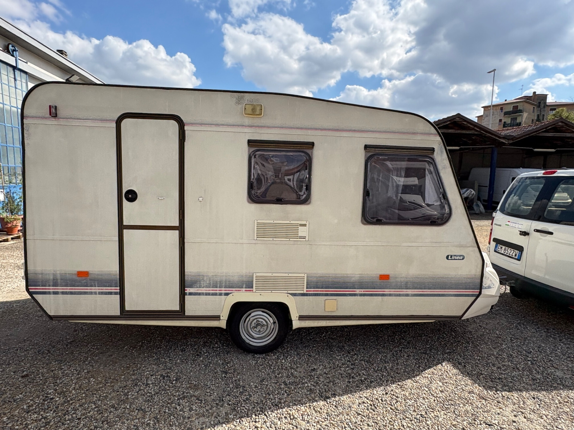 Adria Caravan Linea 400-posti 4-veranda