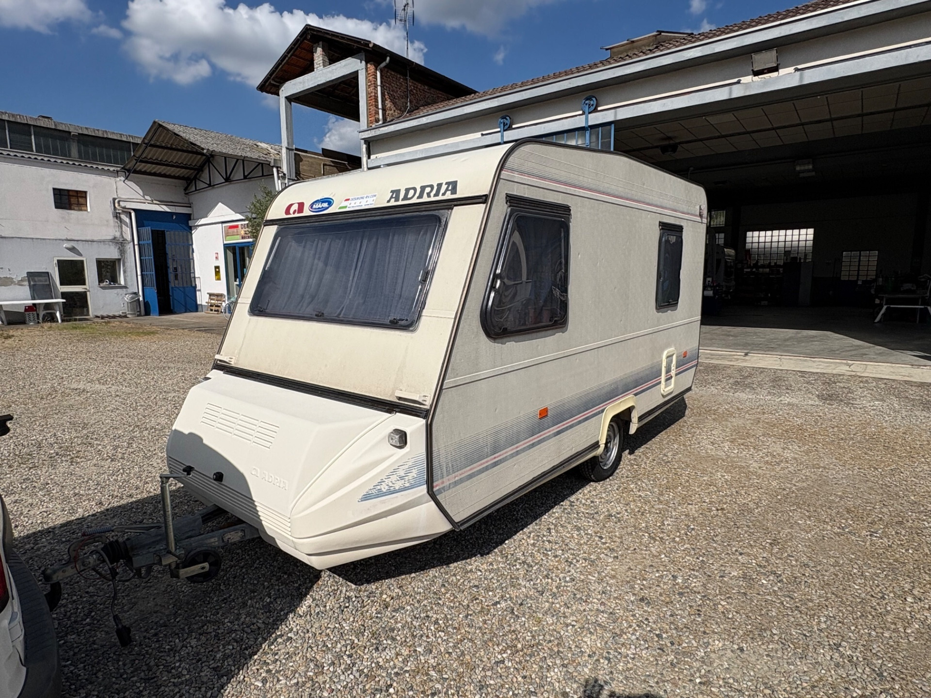 Adria Caravan Linea 400-posti 4-veranda