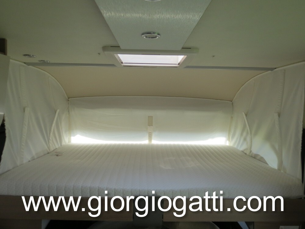CAMPER MOTORHOME BUERSTNER IXEO I 690 CON GARAGE
