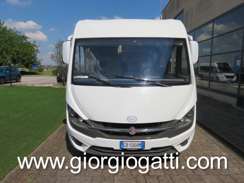 CAMPER MOTORHOME BUERSTNER IXEO I 690 CON GARAGE