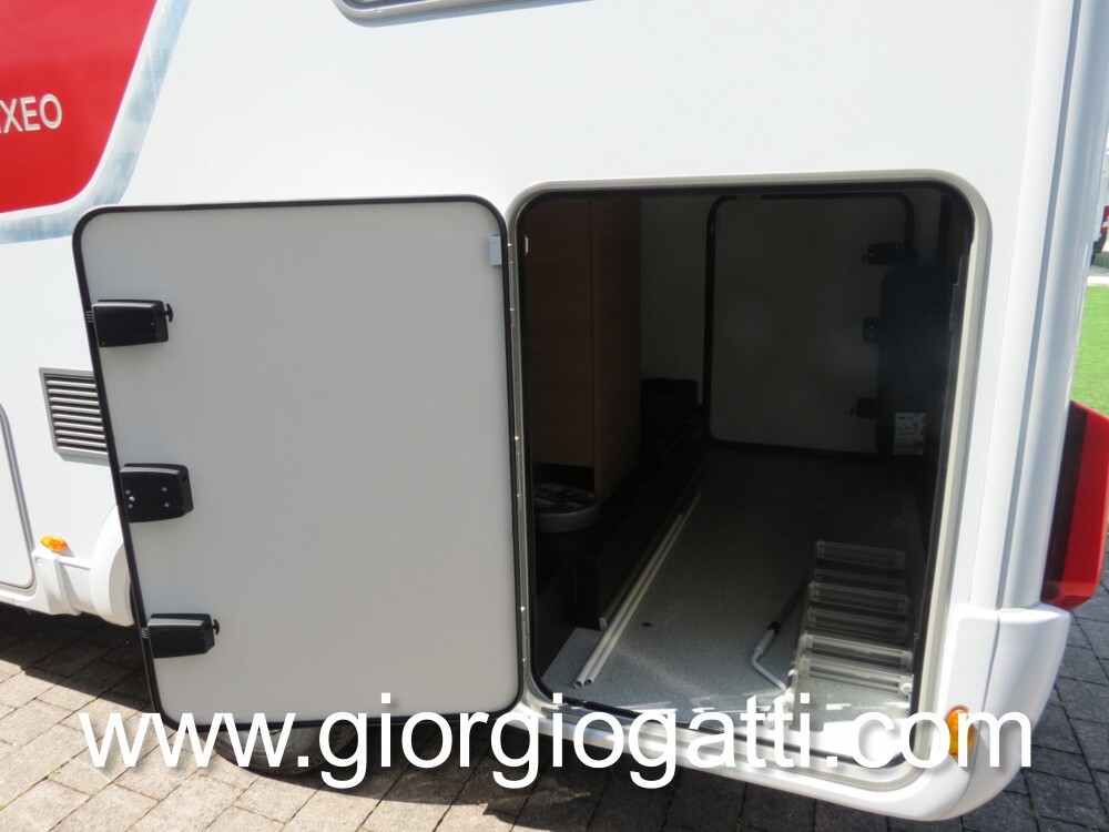 CAMPER MOTORHOME BUERSTNER IXEO I 690 CON GARAGE