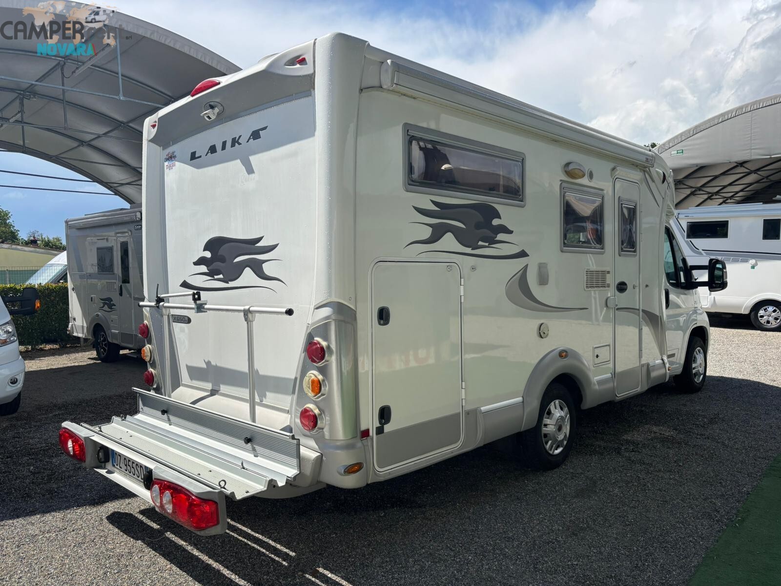 LAIKA X650 R - SEMINTEGRALE CON LETTI GEMELLI IN C