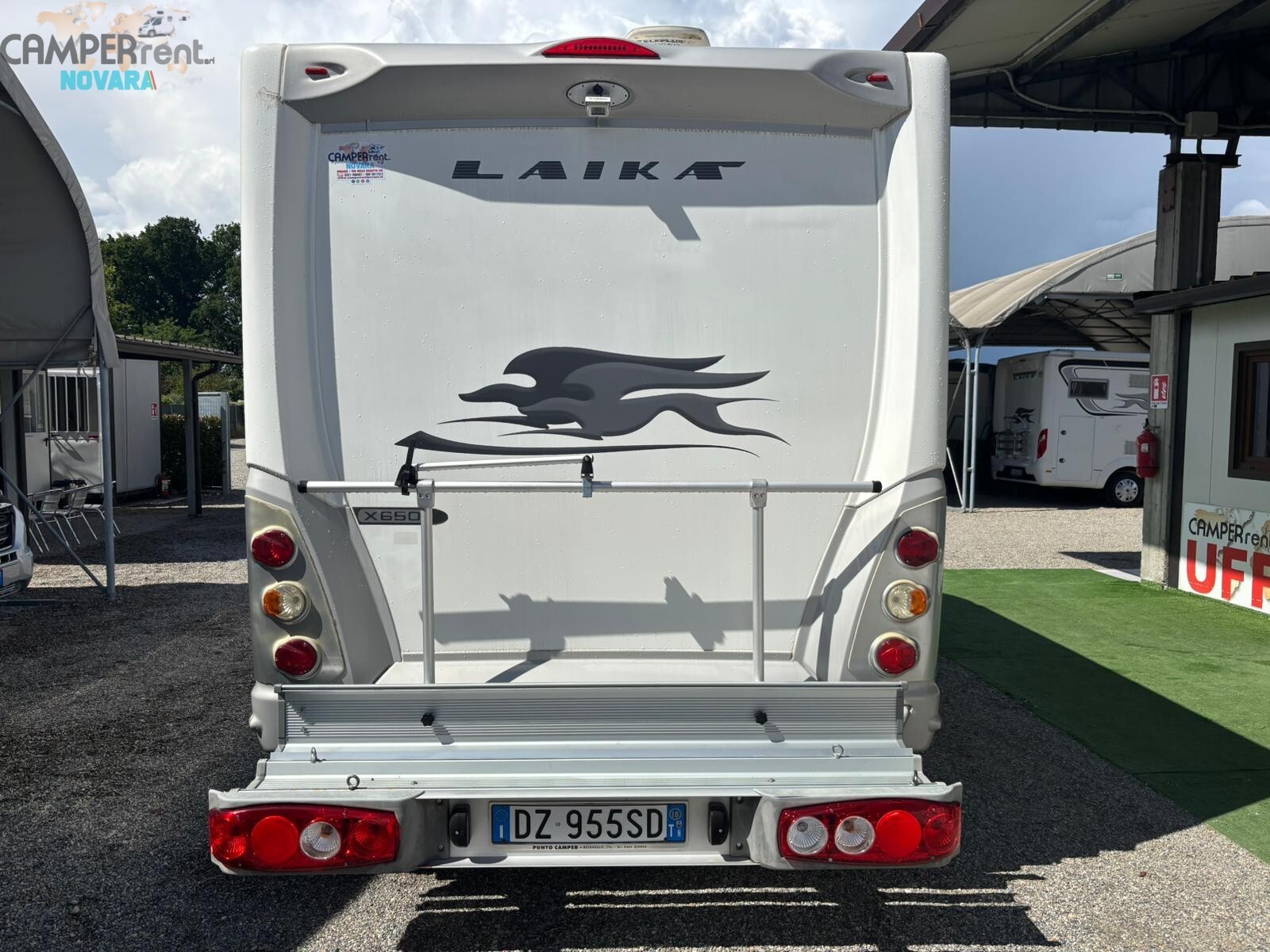 LAIKA X650 R - SEMINTEGRALE CON LETTI GEMELLI IN C