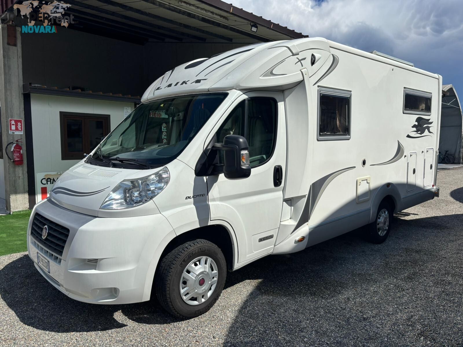 LAIKA X650 R - SEMINTEGRALE CON LETTI GEMELLI IN C