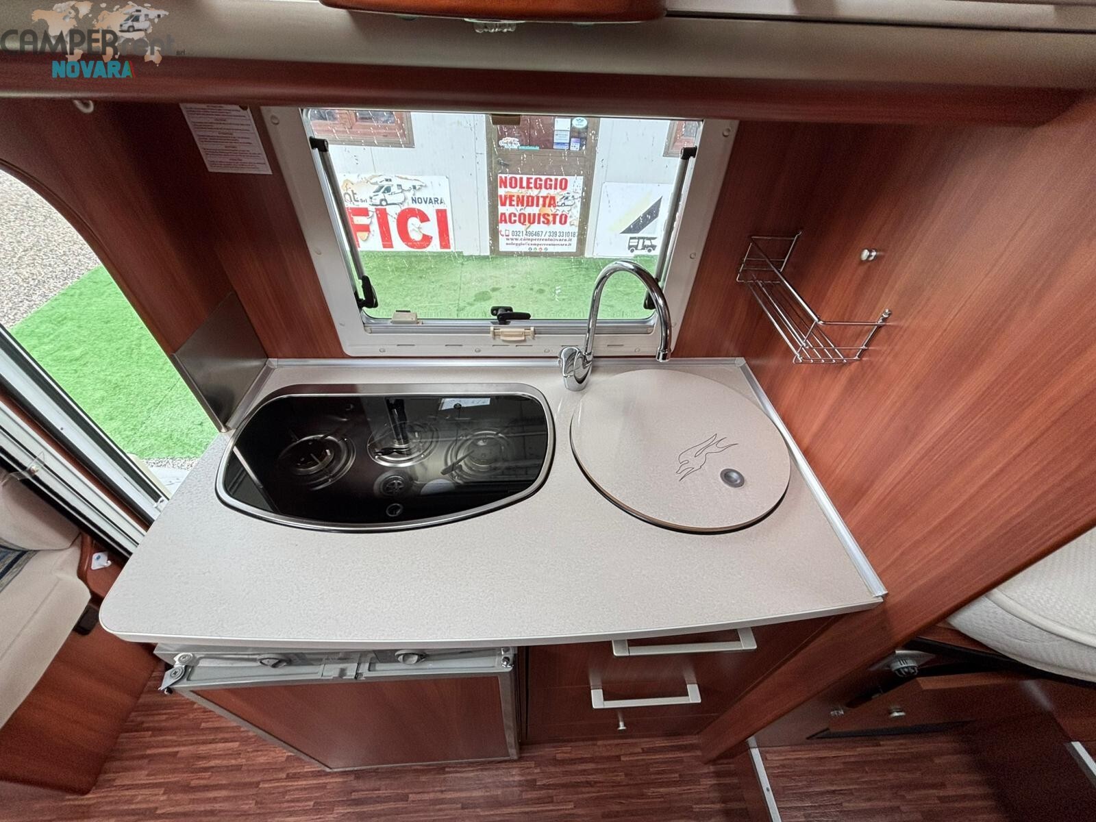 LAIKA X650 R - SEMINTEGRALE CON LETTI GEMELLI IN C