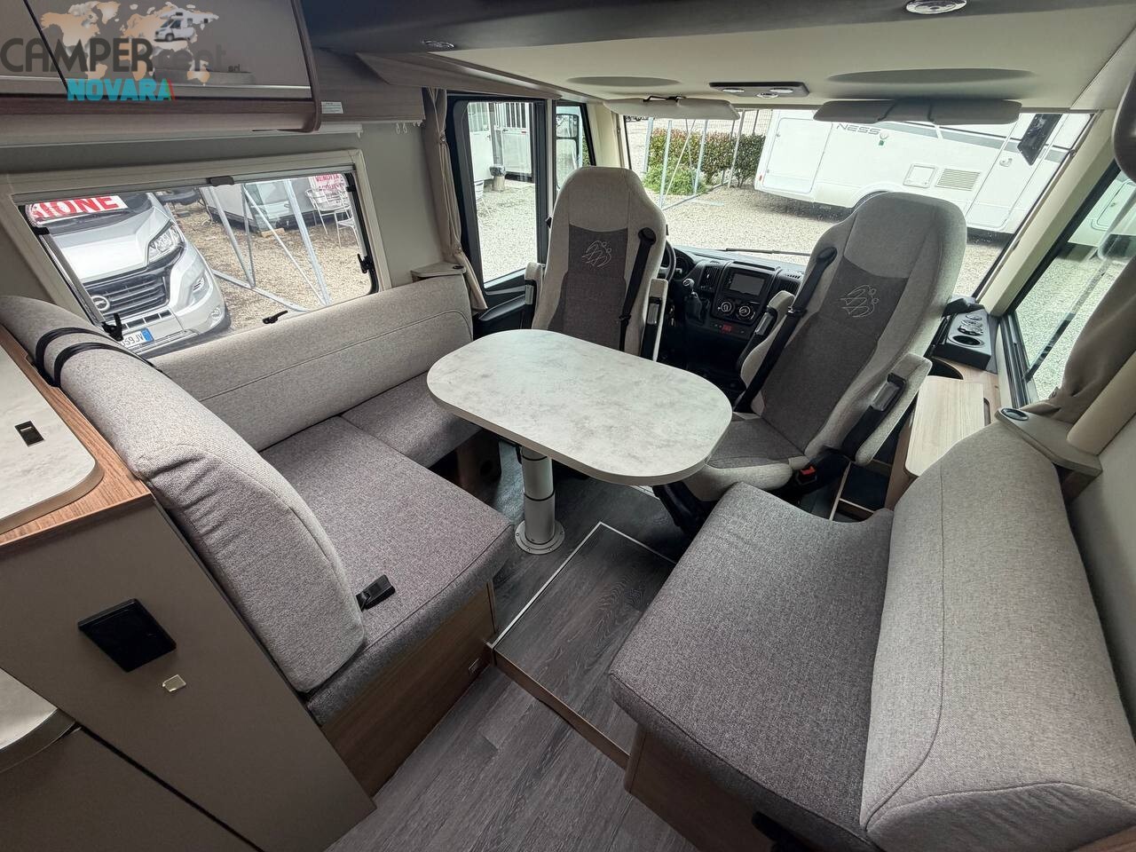 Knaus LIVE I 700 MEG MOTORHOME LETTI GEMELLI