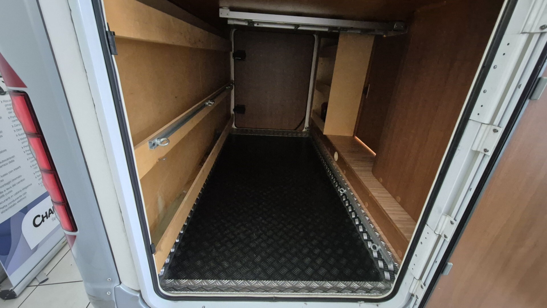 Mclouis TANDY 670G SEMITENGRALE 4 POSTI