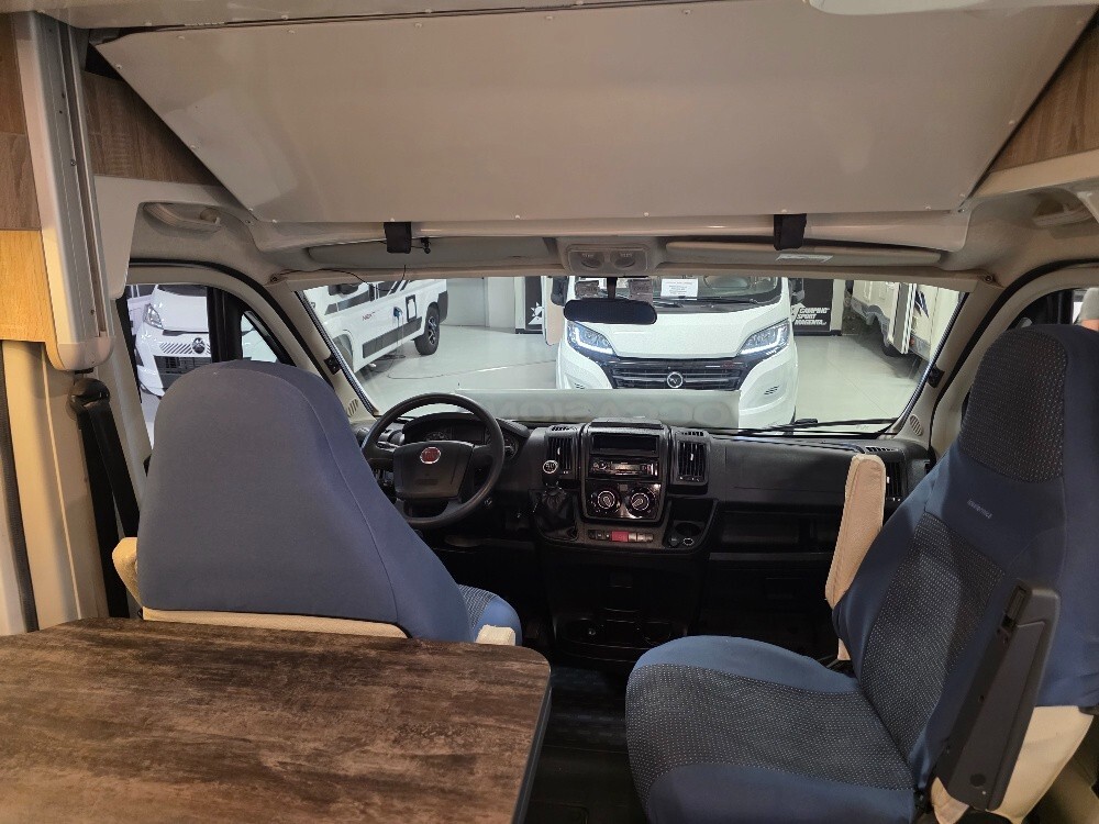 CAMPER VAN FONT VENDOME H 307