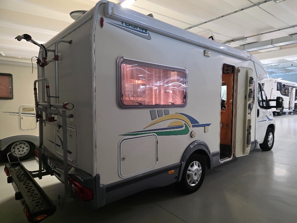 CAMPER CHAUSSON FLASH 08