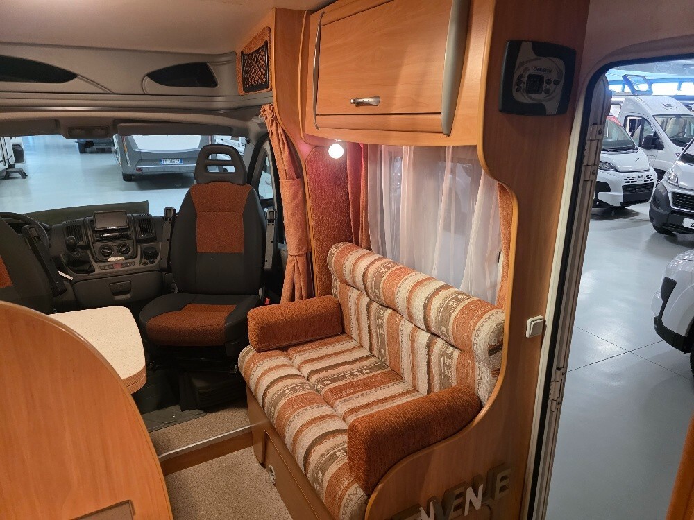 CAMPER CHAUSSON FLASH 08