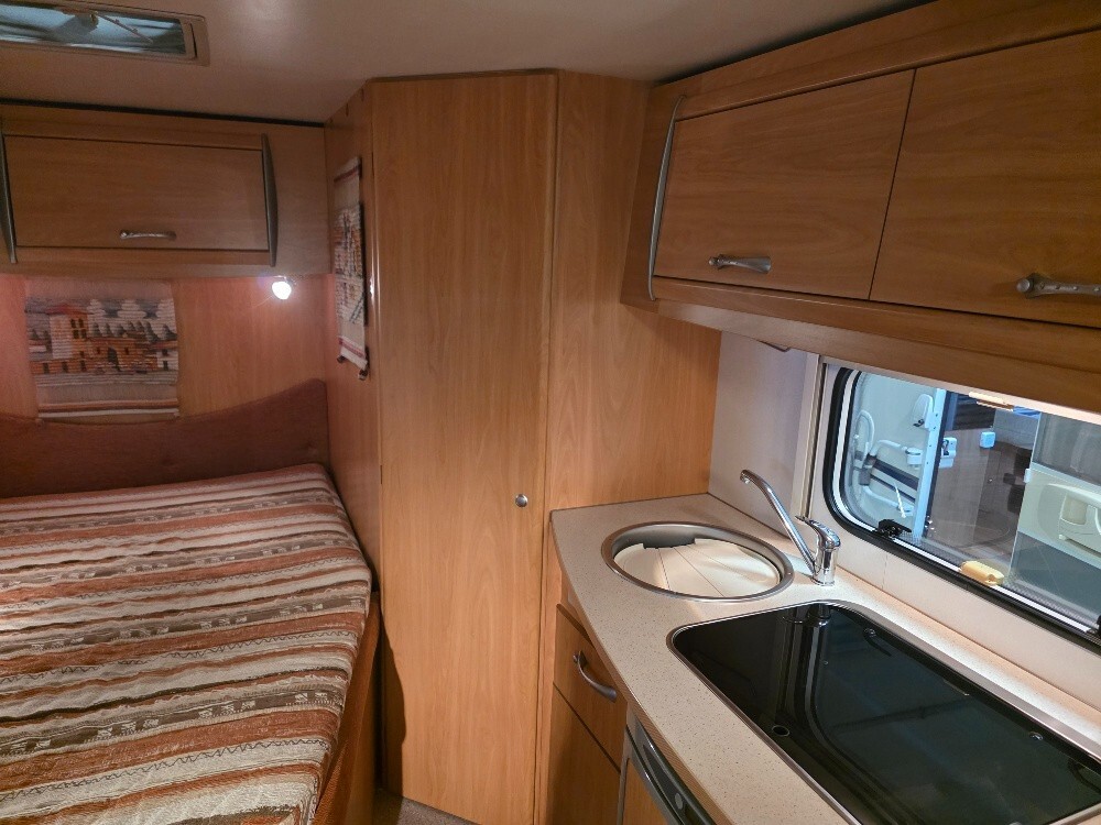 CAMPER CHAUSSON FLASH 08