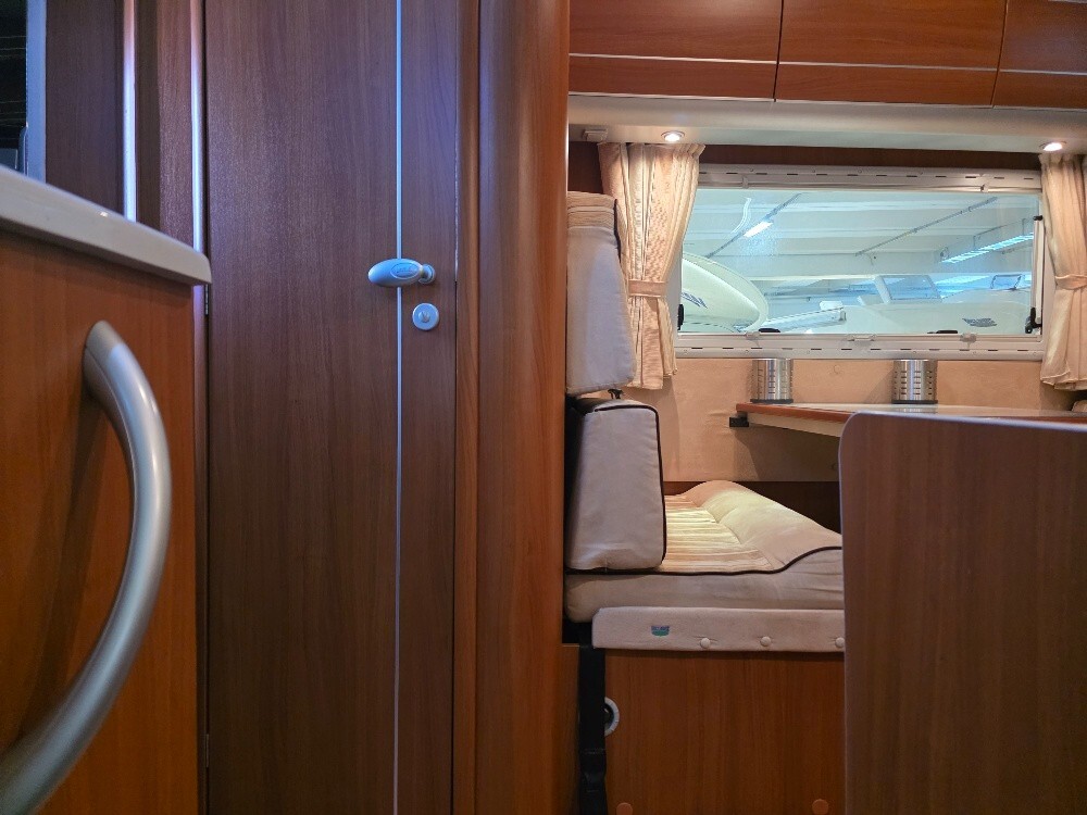 CAMPER MCLOUIS TANDY 640