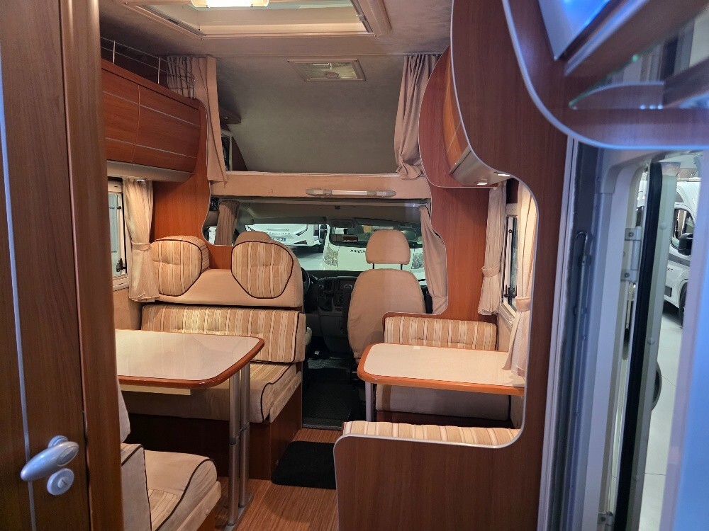 CAMPER MCLOUIS TANDY 640