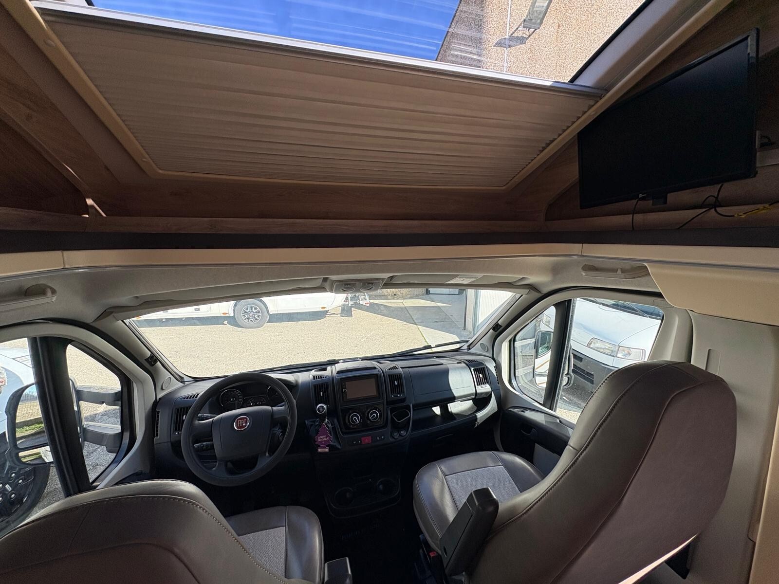 Eura Mobil Profila RS 695