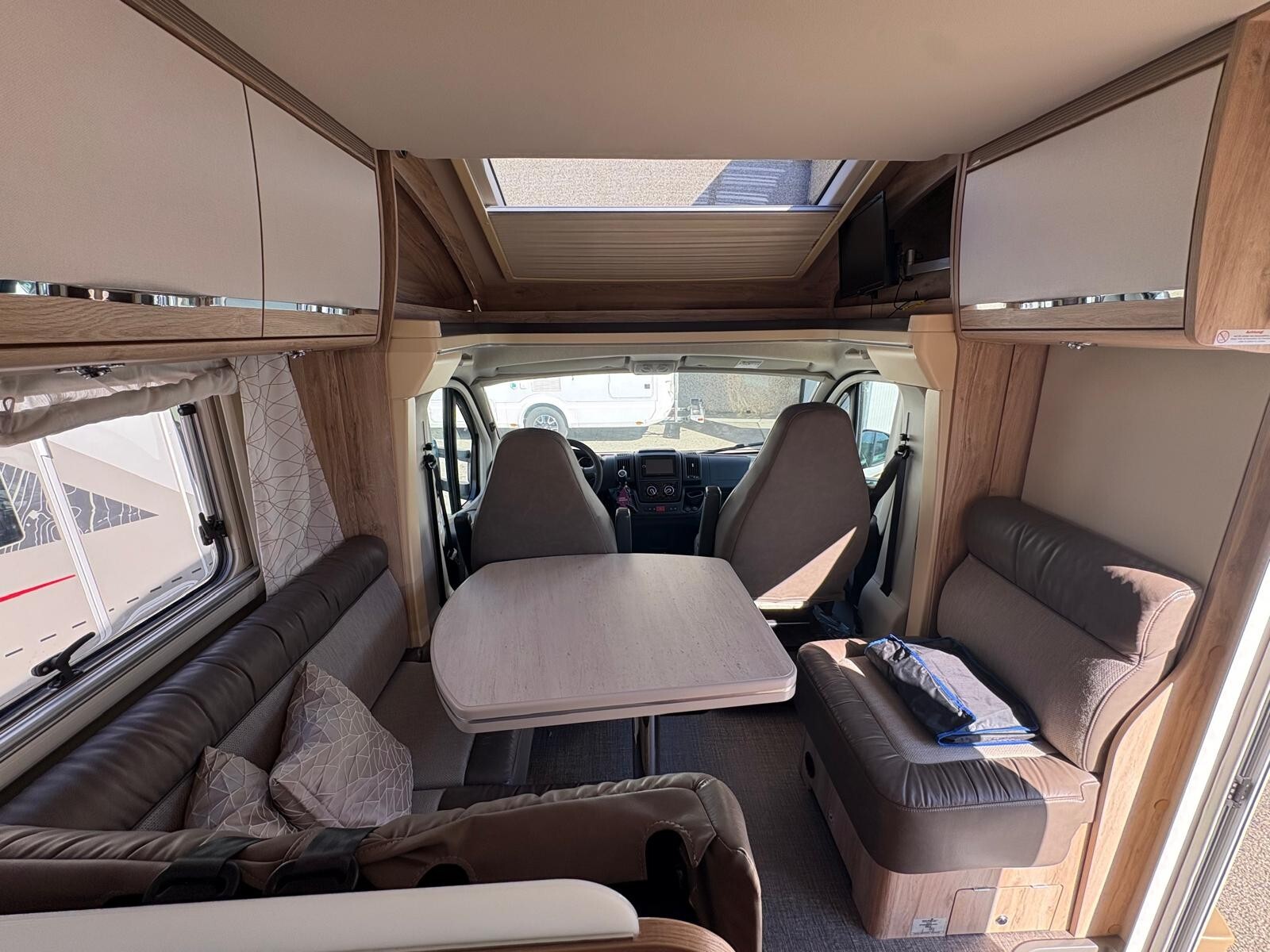 Eura Mobil Profila RS 695