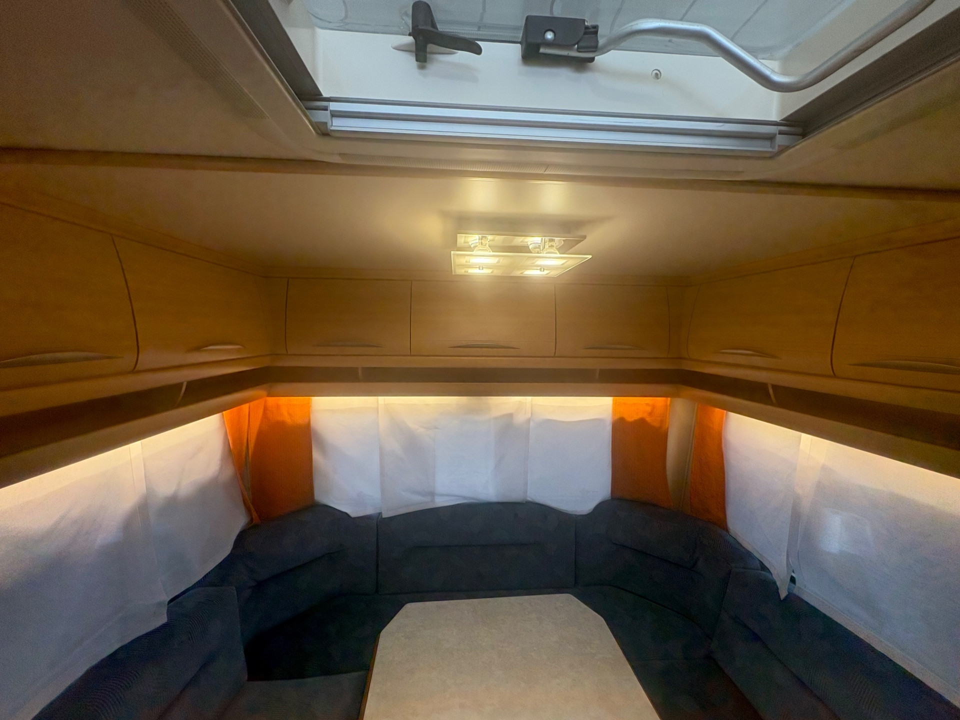Fendt Caravan Saphir 470-posti 4-mover