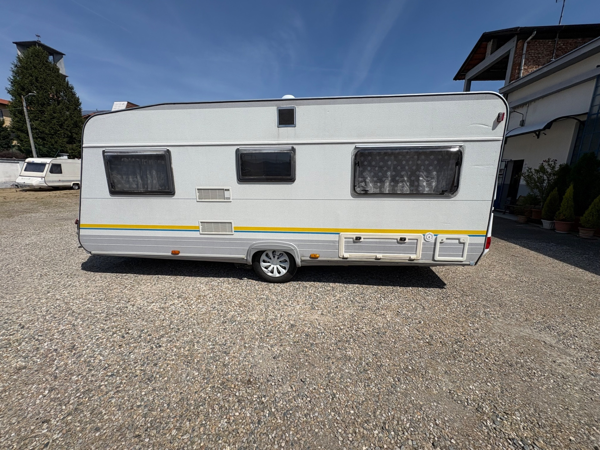 Bürstner Caravan Burstner Studio Espirit 465-posti