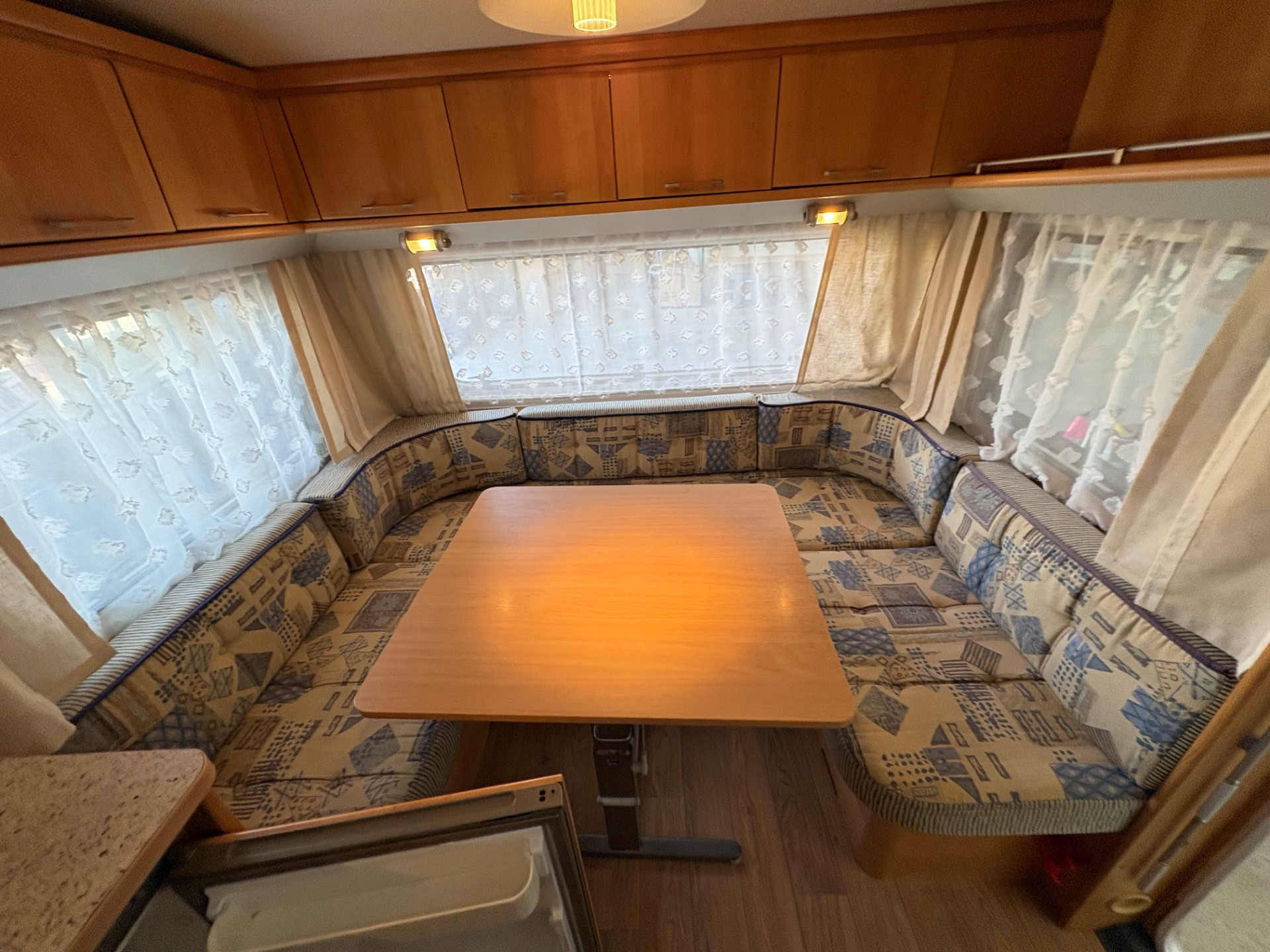 Bürstner Caravan Burstner Studio Espirit 465-posti