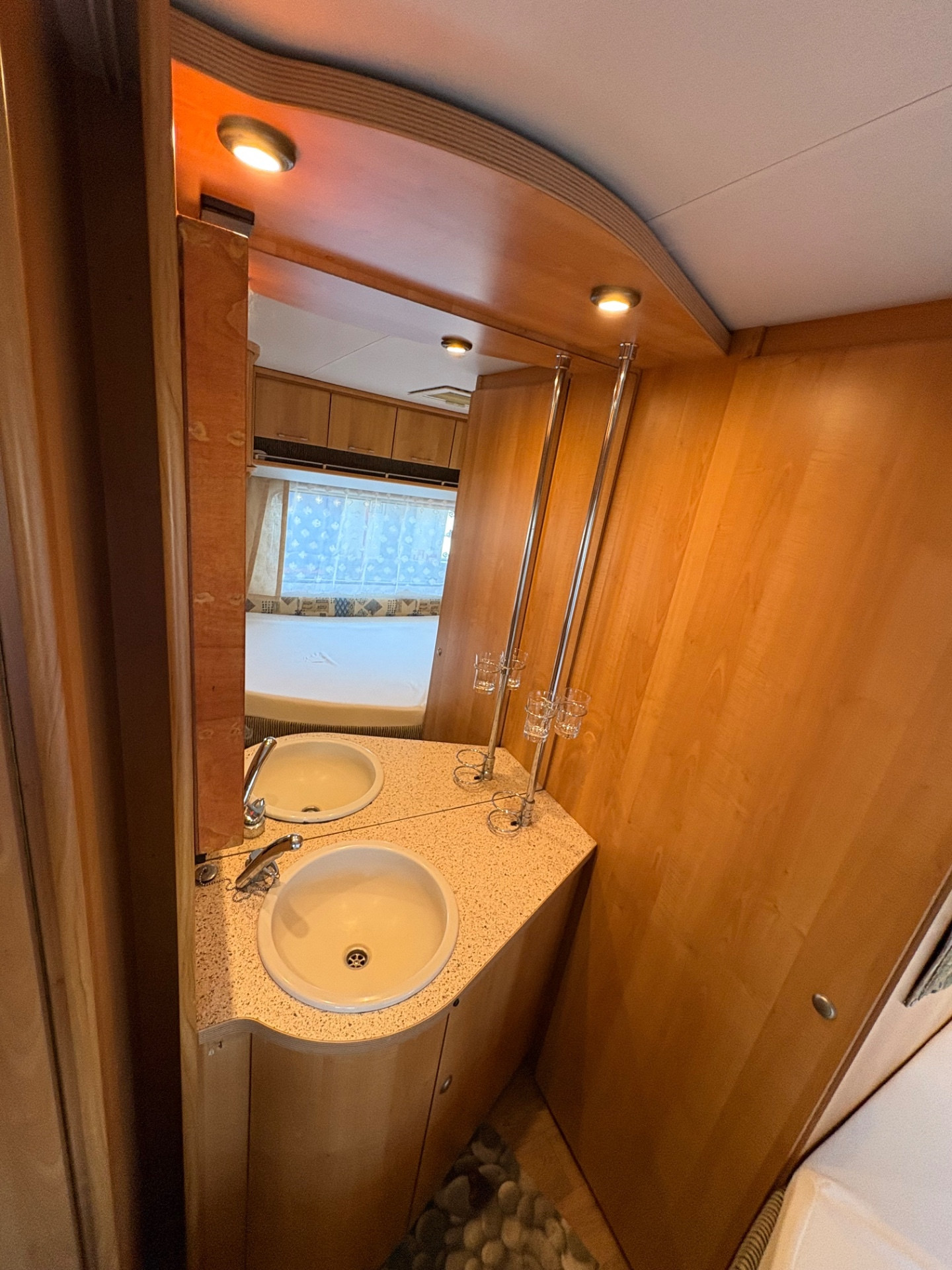 Bürstner Caravan Burstner Studio Espirit 465-posti