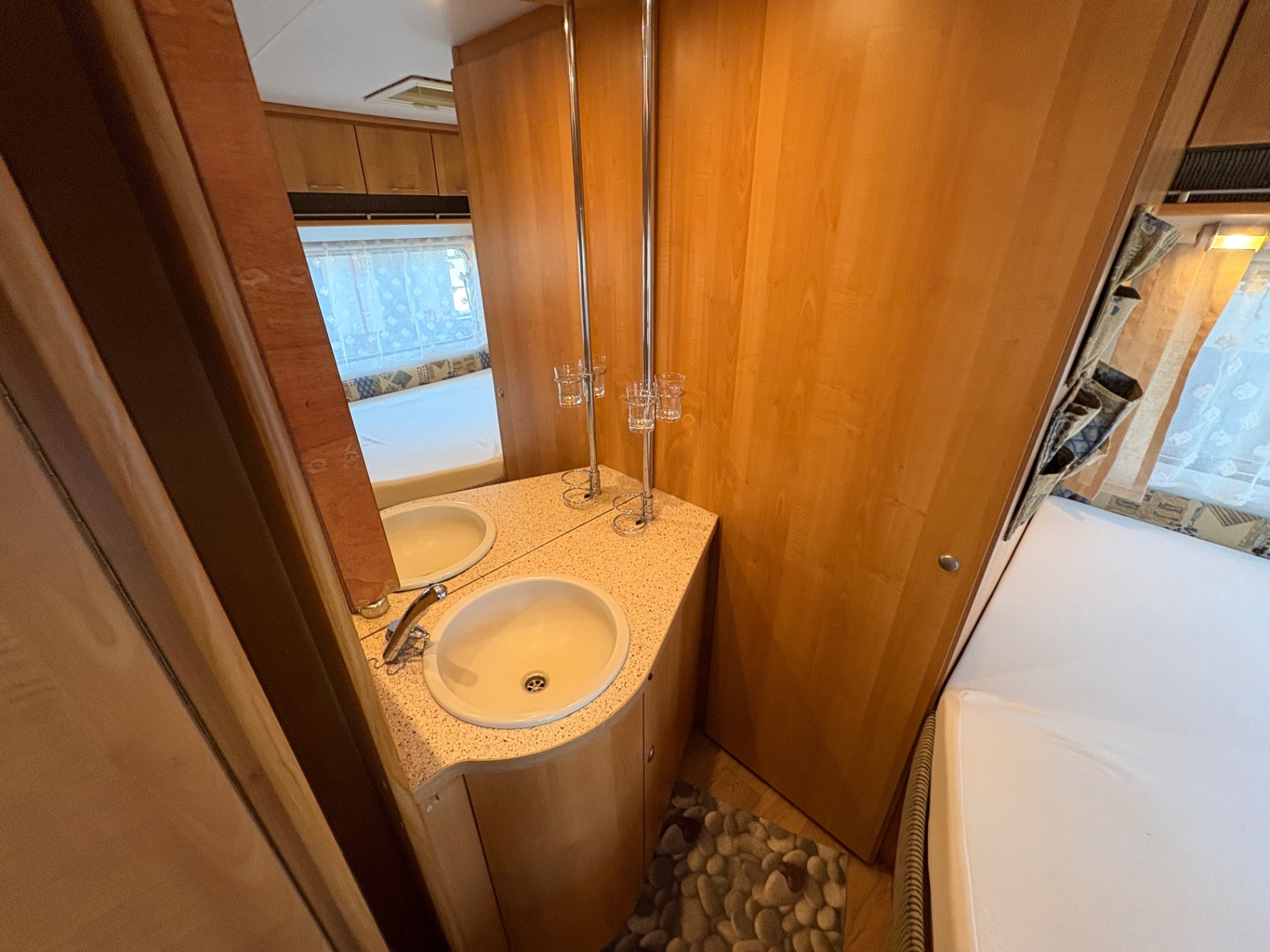 Bürstner Caravan Burstner Studio Espirit 465-posti
