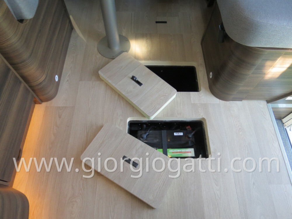 CAMPER MOTORHOME LAIKA H 3512 DS CON BASCULANTE E 
