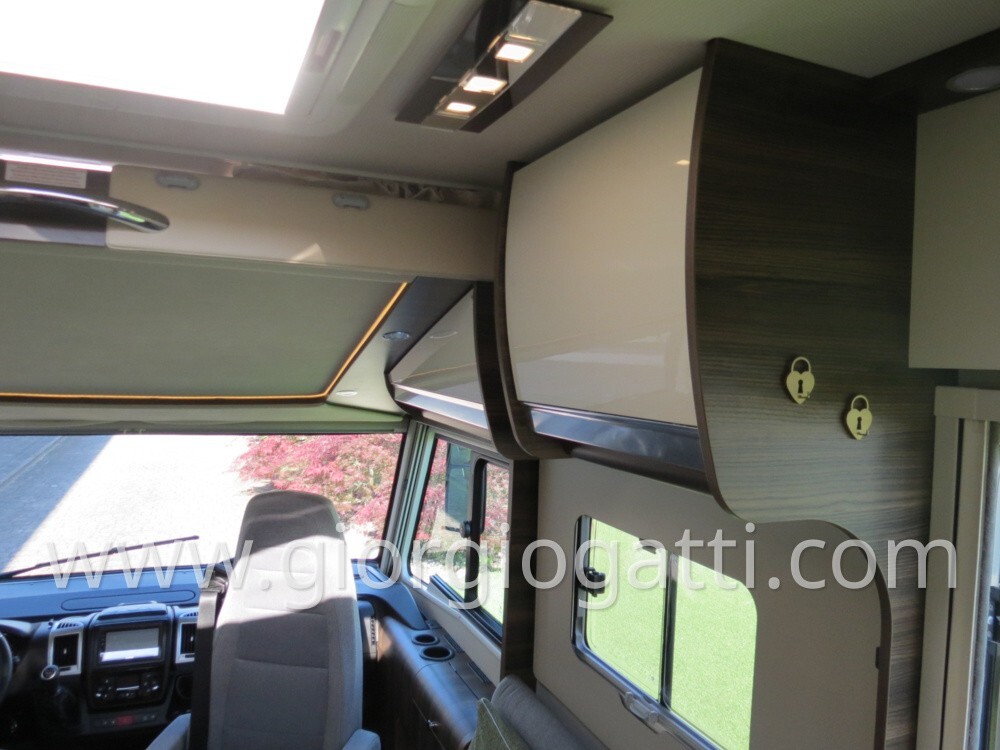 CAMPER MOTORHOME LAIKA H 3512 DS CON BASCULANTE E 