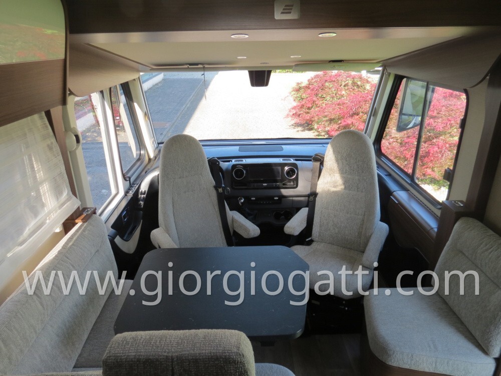 CAMPER MOTORHOME HYMER BMC-I 680 CON BASCULANTE E 