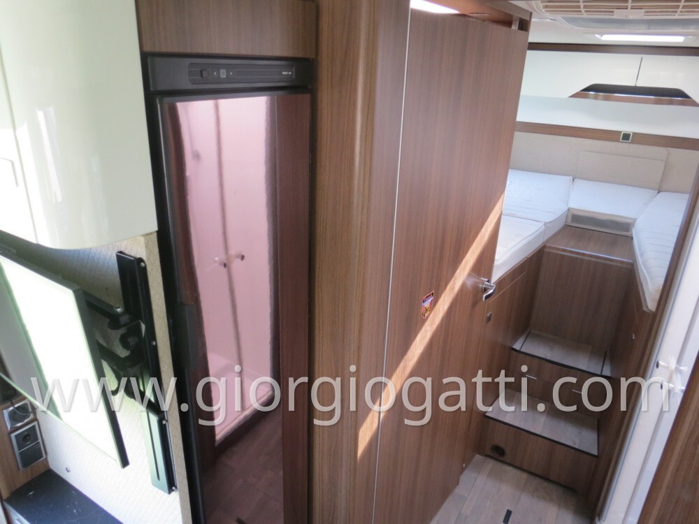 CAMPER MOTORHOME HYMER BMC-I 680 CON BASCULANTE E 