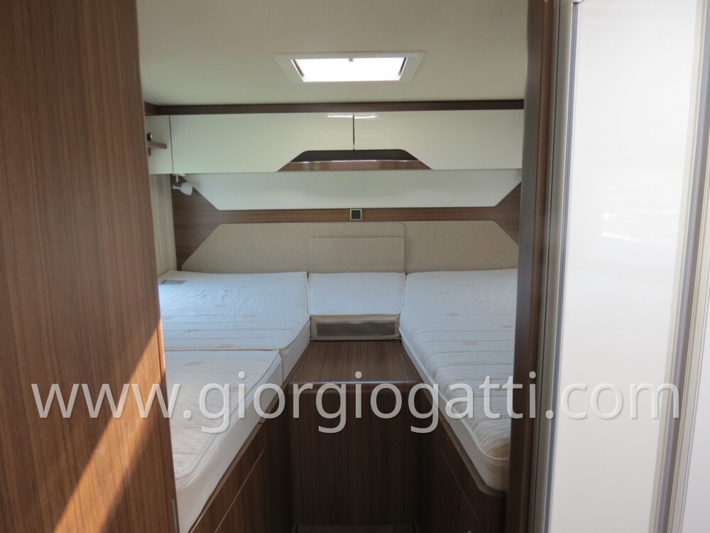 CAMPER MOTORHOME HYMER BMC-I 680 CON BASCULANTE E 