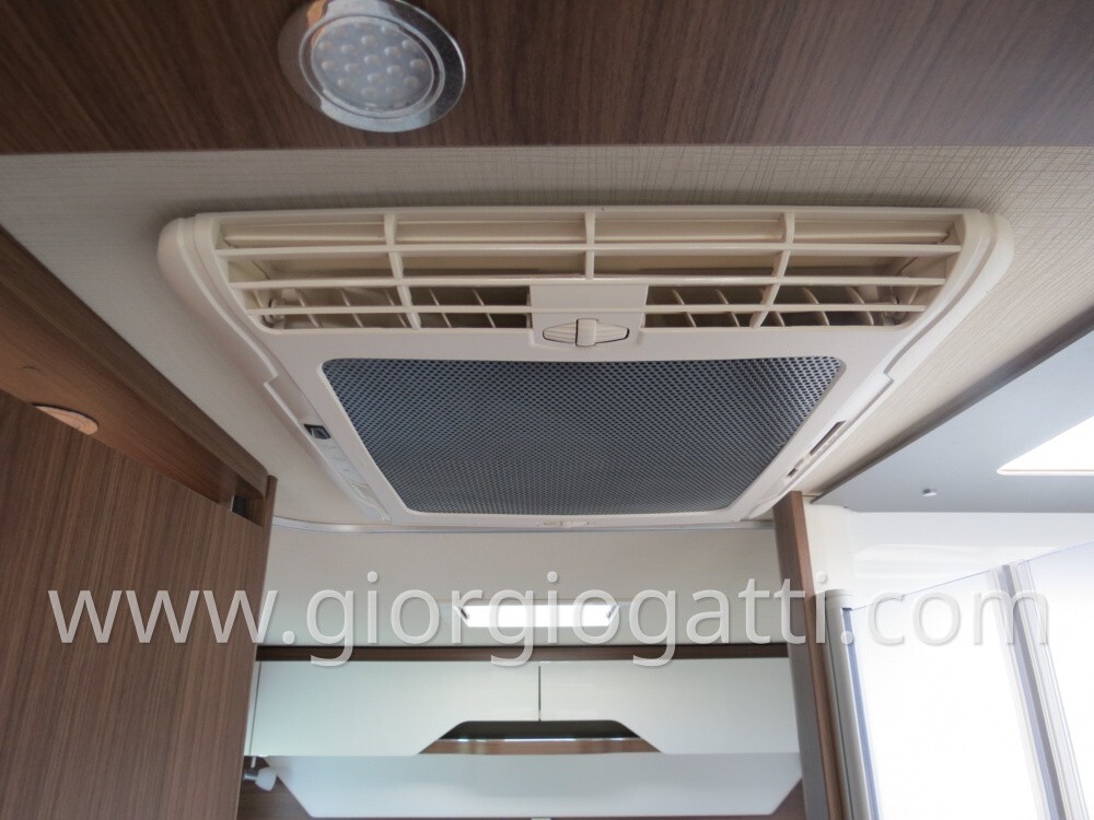 CAMPER MOTORHOME HYMER BMC-I 680 CON BASCULANTE E 