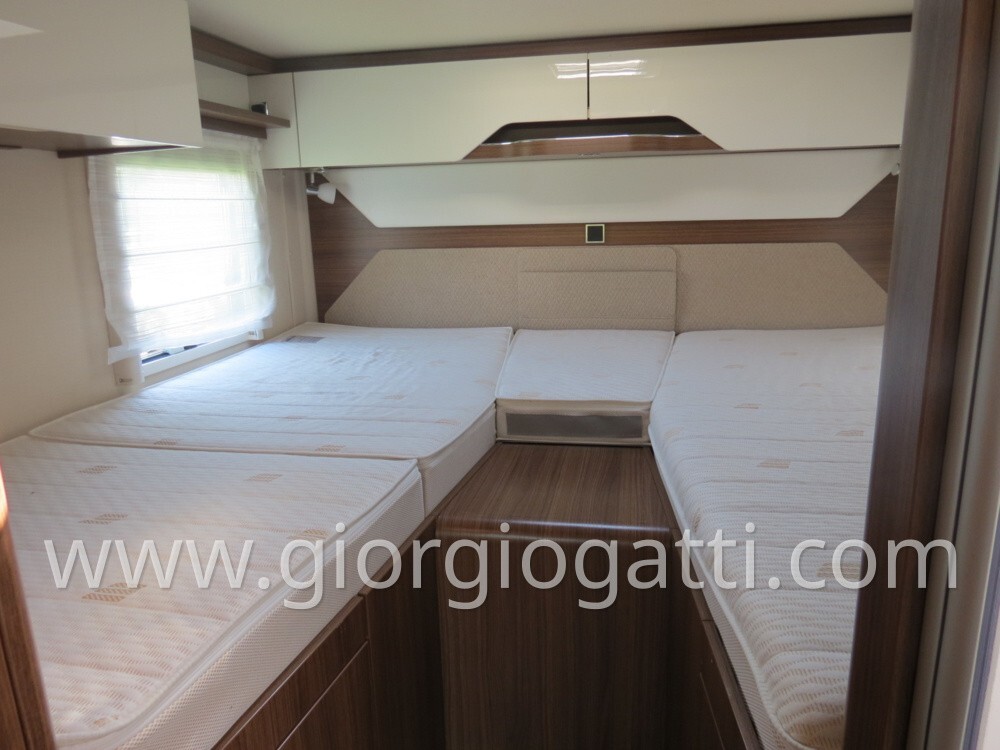 CAMPER MOTORHOME HYMER BMC-I 680 CON BASCULANTE E 
