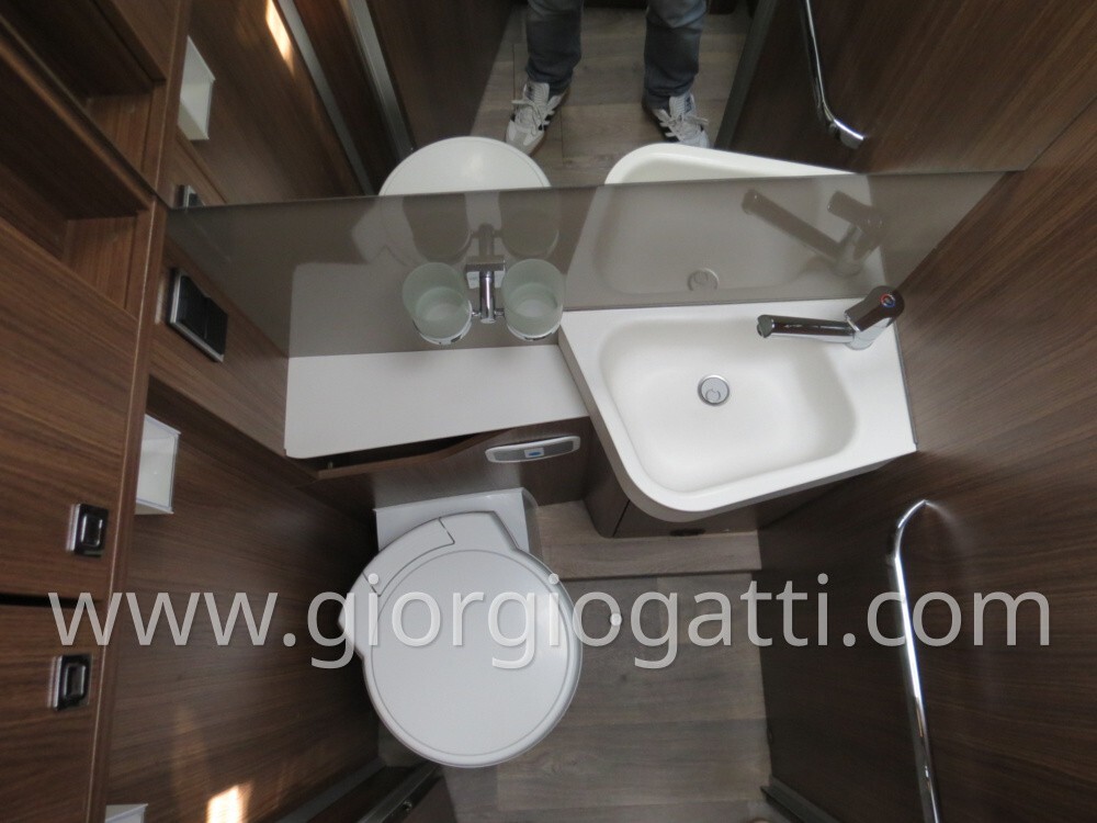 CAMPER MOTORHOME HYMER BMC-I 680 CON BASCULANTE E 