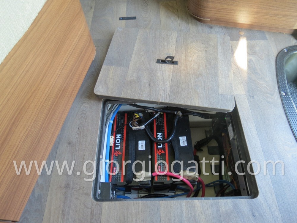 CAMPER MOTORHOME HYMER BMC-I 680 CON BASCULANTE E 