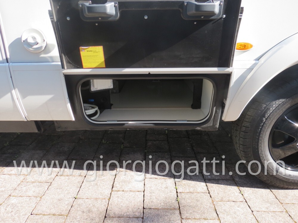 CAMPER MOTORHOME HYMER BMC-I 680 CON BASCULANTE E 