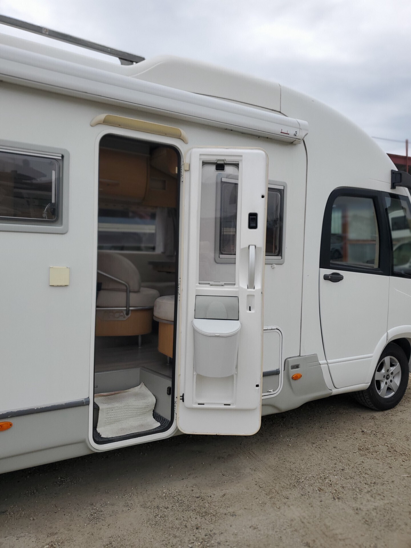 Arca MOTORHOME MERCEDES H 720 GLM