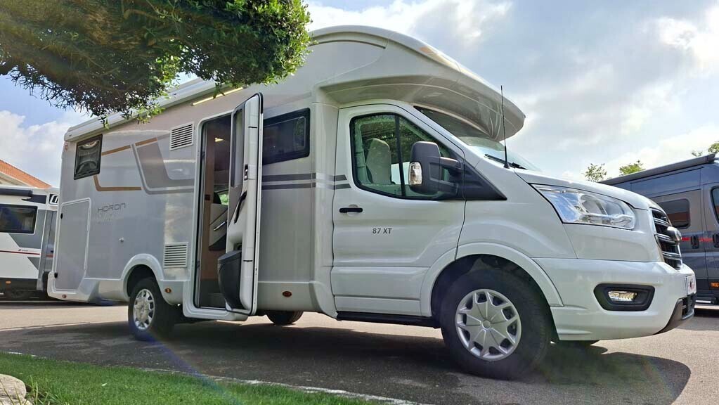 Ci International Horon 87 XT - Pari al nuovo!