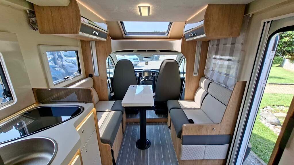 Ci International Horon 87 XT - Pari al nuovo!
