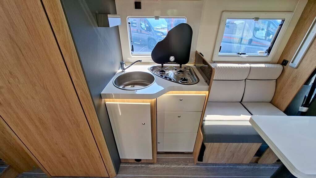 Ci International Horon 87 XT - Pari al nuovo!