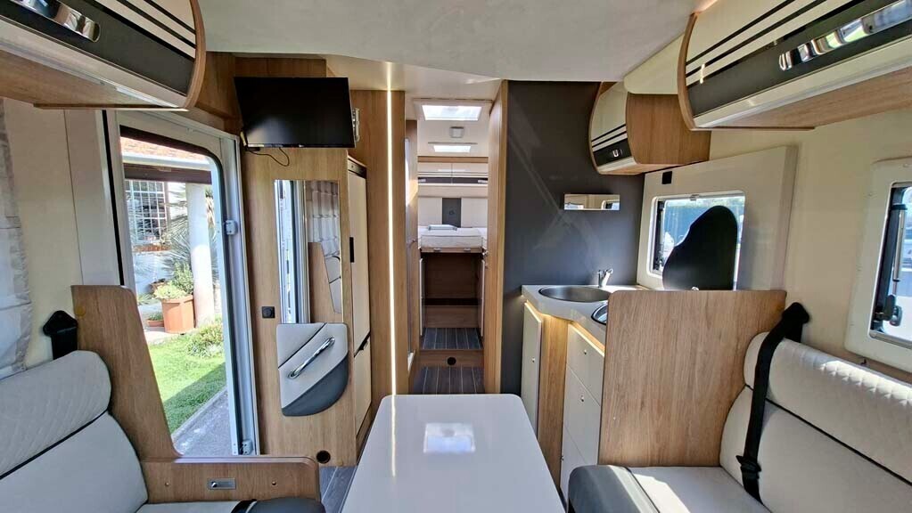 Ci International Horon 87 XT - Pari al nuovo!